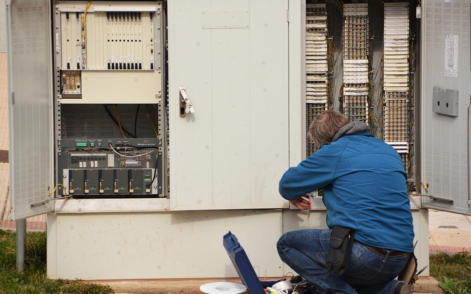 monteur électricien Magny-les-Hameaux